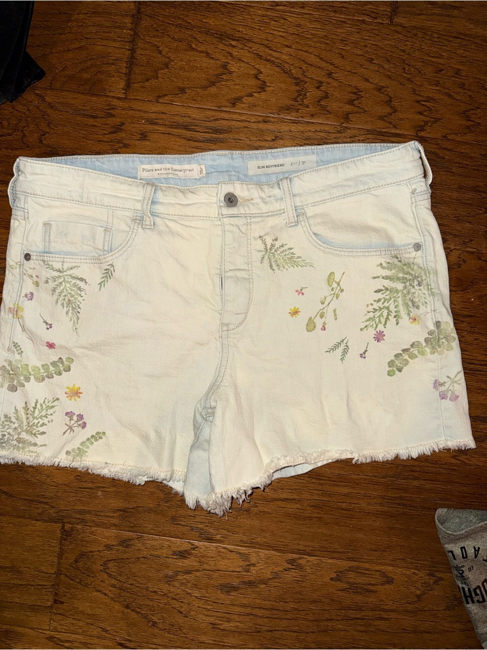 (31) pilcro Light Blue Floral Embroidered Women's Denim Shorts